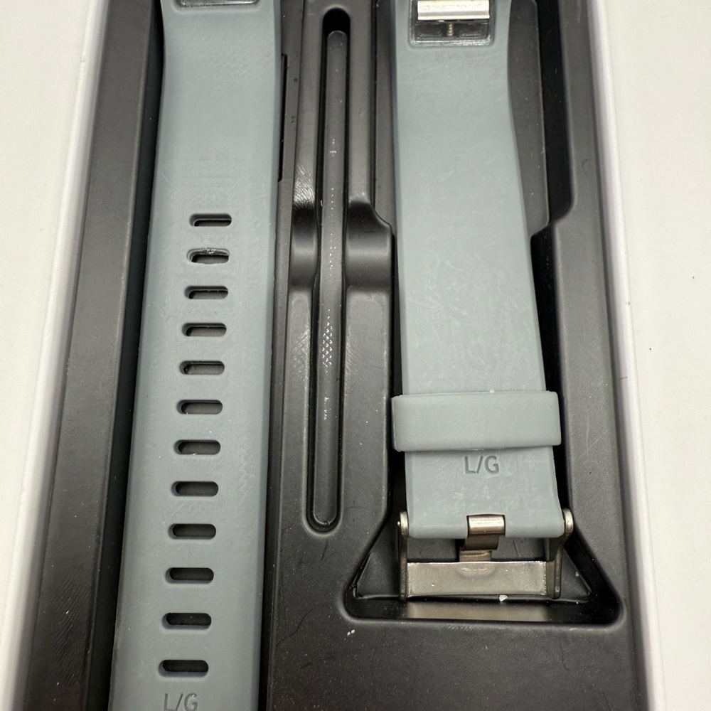 Fitbit Charge 2 tracker Grey Watch Band Size Large - Picture 5 of 6